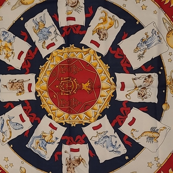 New in Package Horoscope Unbranded Silk Look Scarf - Picture 6 of 12